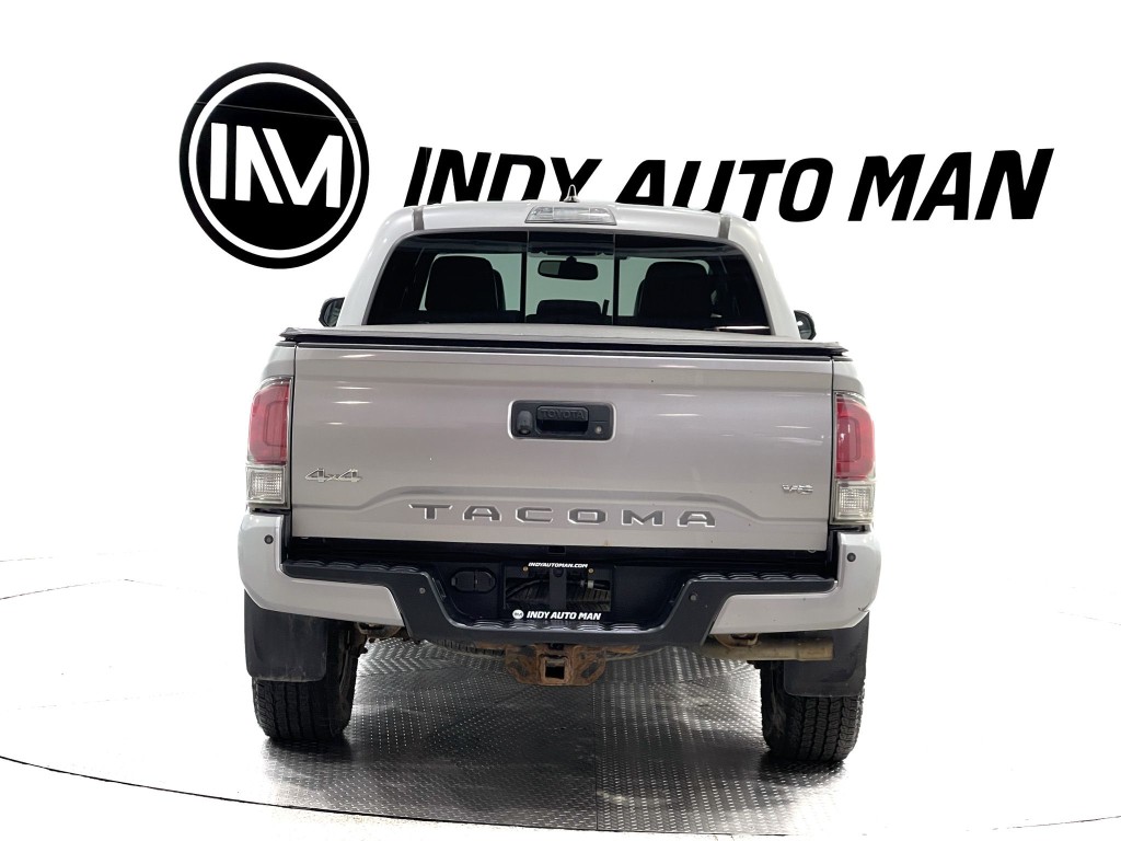 2017 Toyota Tacoma Image 5