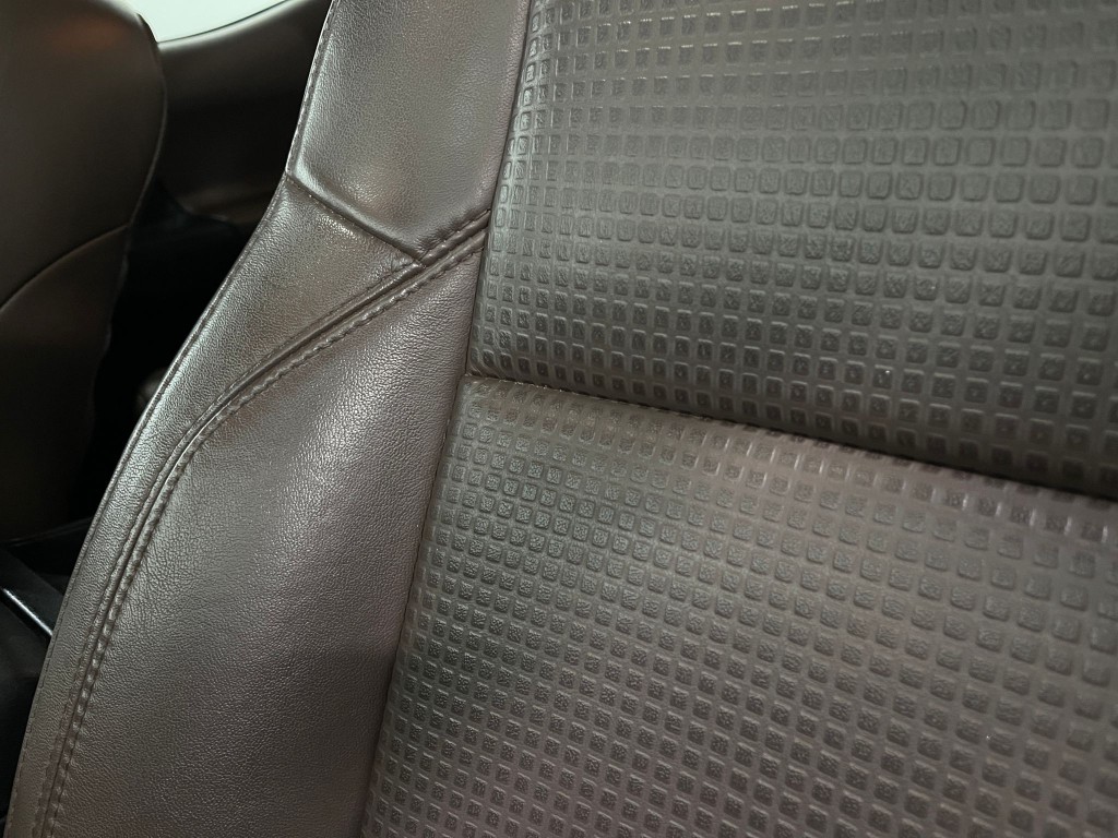 2017 Toyota Tacoma Image 17