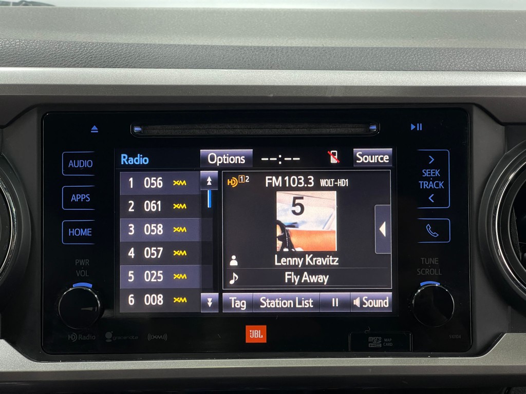 2017 Toyota Tacoma Image 23