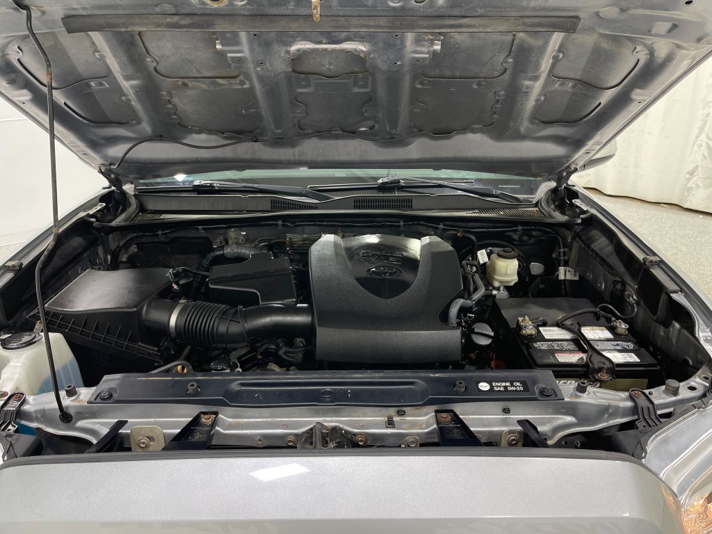 2017 Toyota Tacoma Image 26