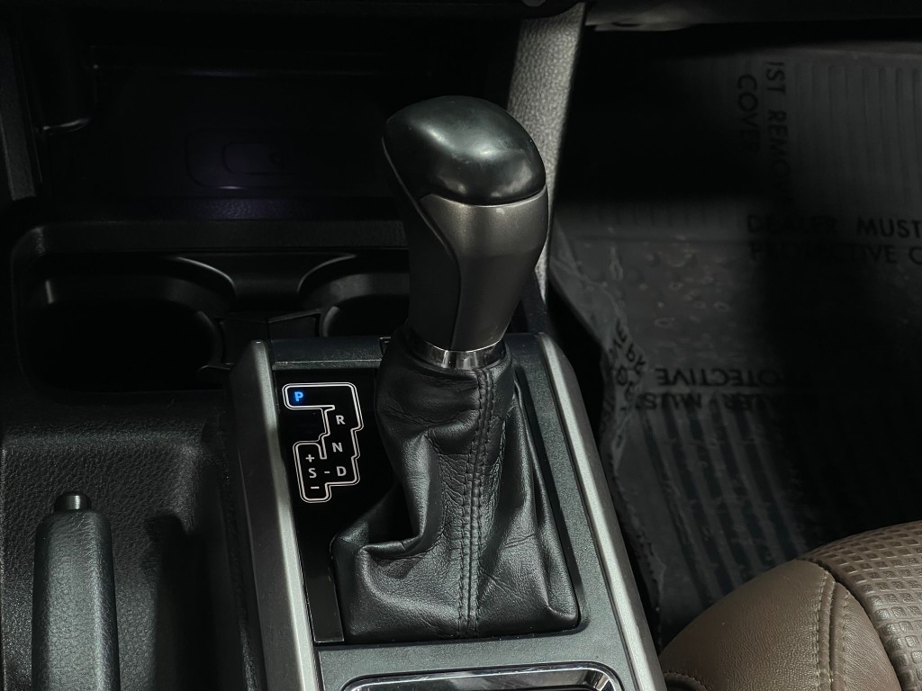 2017 Toyota Tacoma Image 28
