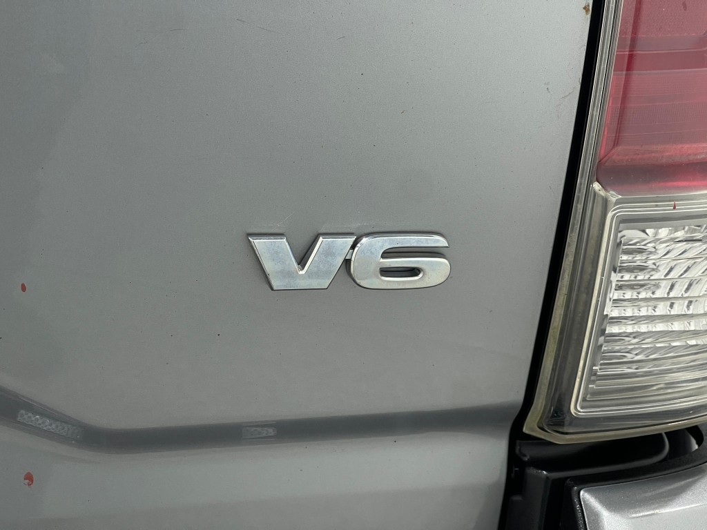 2017 Toyota Tacoma Image 39