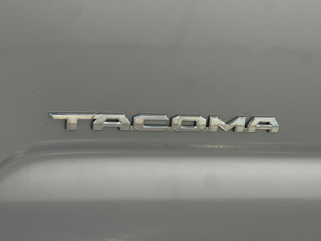 2017 Toyota Tacoma Image 41