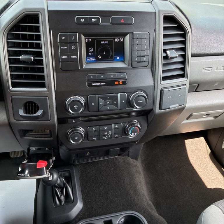2017 Ford F-250 Image 9