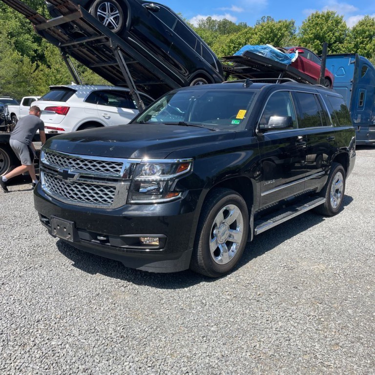 2016 Chevrolet Tahoe Image 2