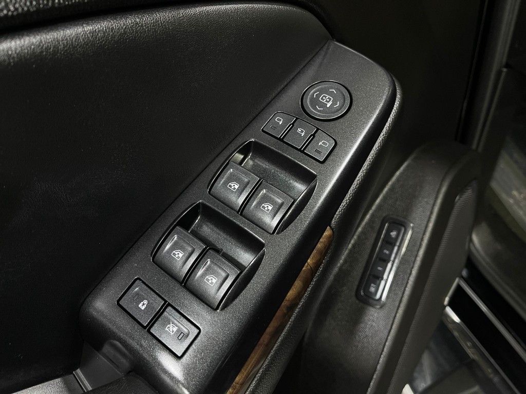 2016 Chevrolet Tahoe Image 17