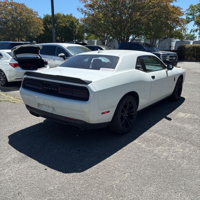 2016 Dodge Challenger Image 3
