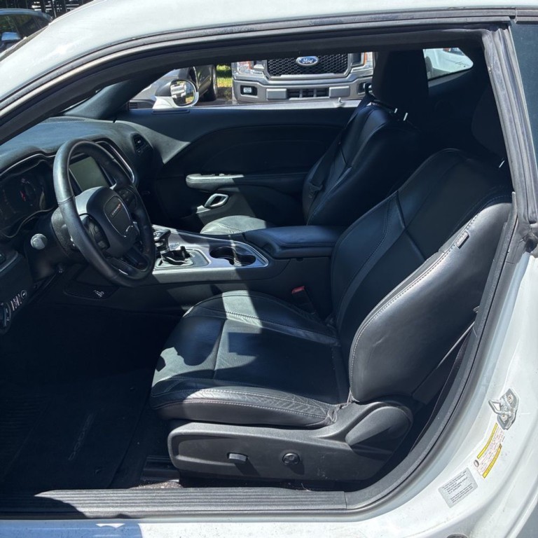 2016 Dodge Challenger Image 5