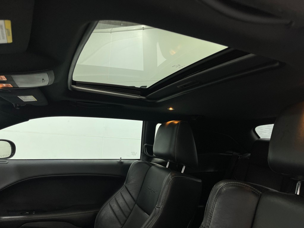 2015 Dodge Challenger Image 11
