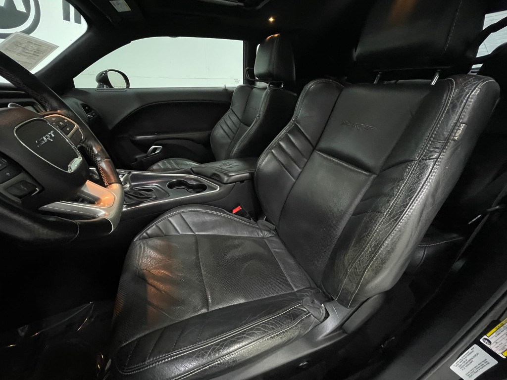 2015 Dodge Challenger Image 13