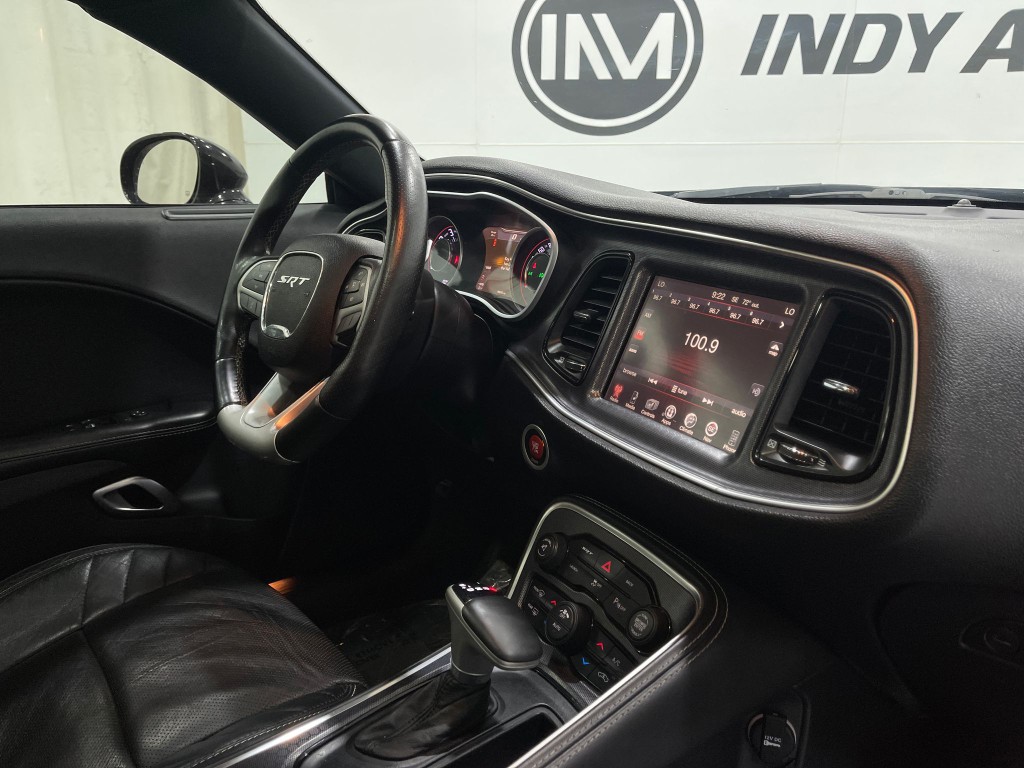 2015 Dodge Challenger Image 18