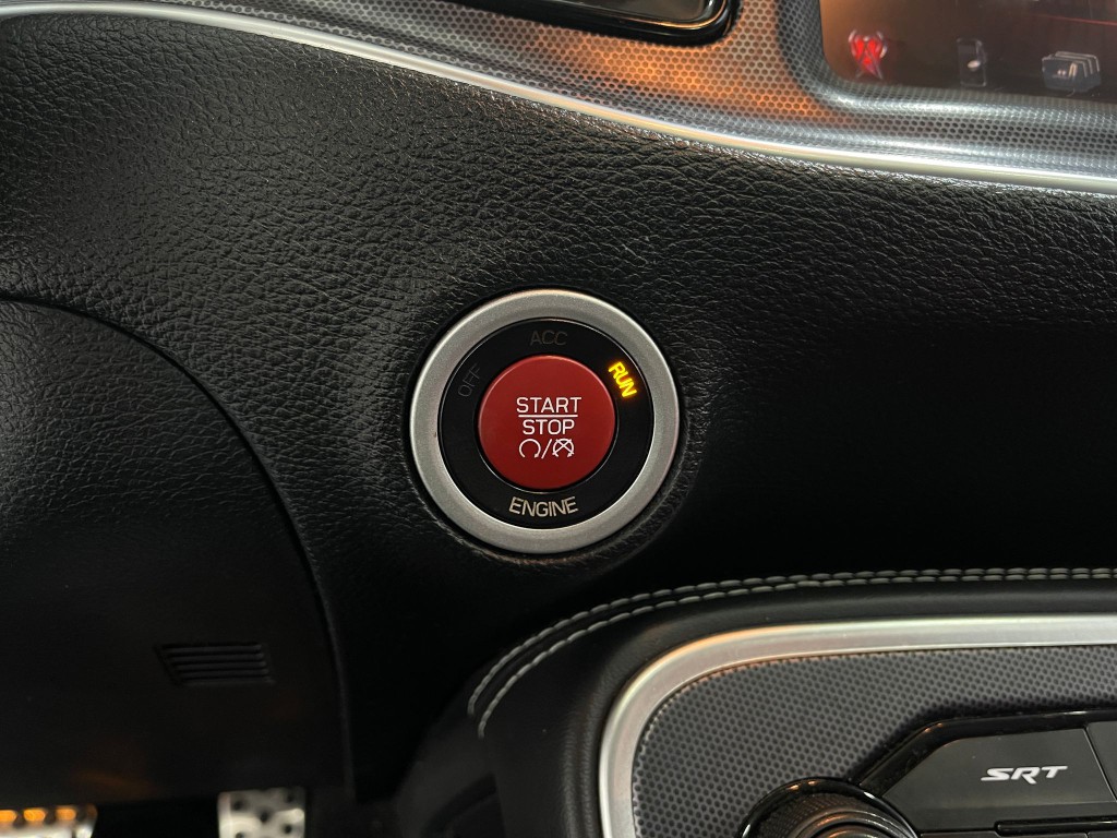 2015 Dodge Challenger Image 19