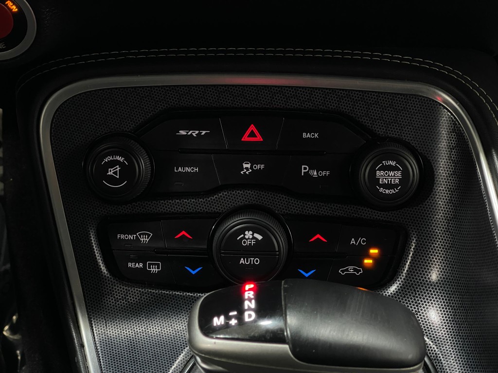 2015 Dodge Challenger Image 23