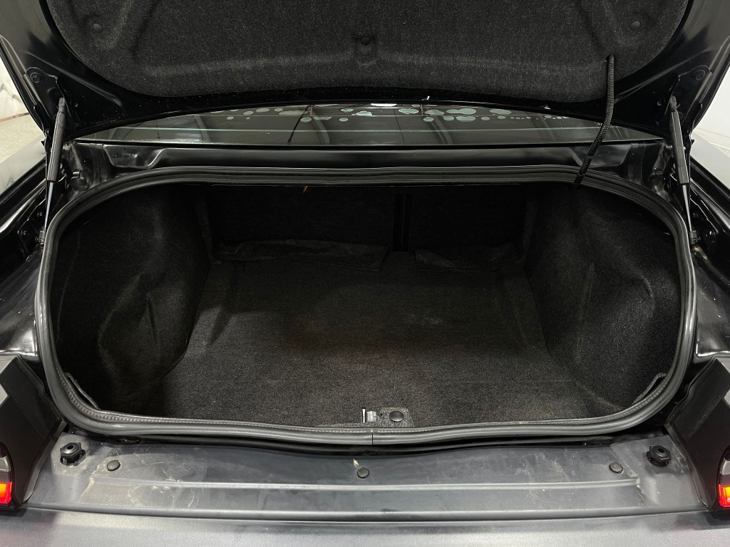 2015 Dodge Challenger Image 24