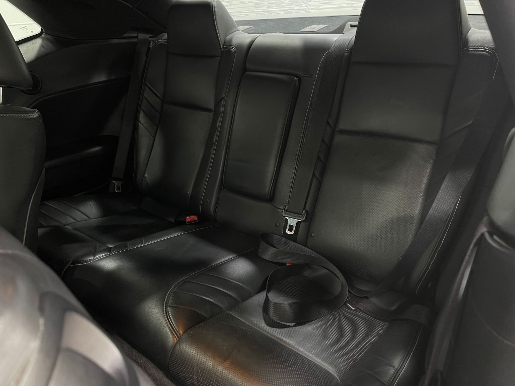 2015 Dodge Challenger Image 28