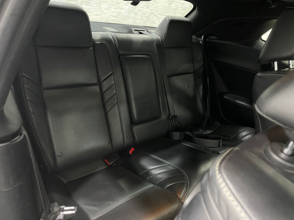 2015 Dodge Challenger Image 29