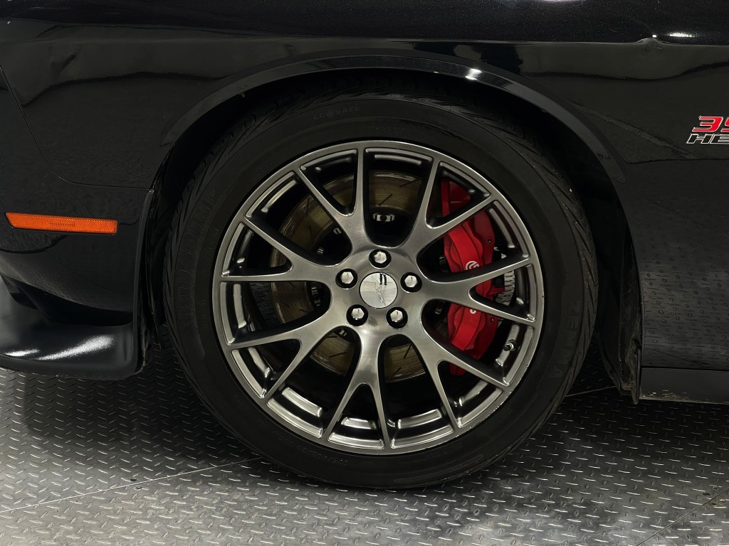 2015 Dodge Challenger Image 33