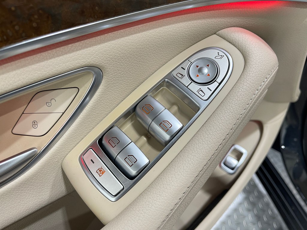 2015 Mercedes-Benz S-Class Image 16