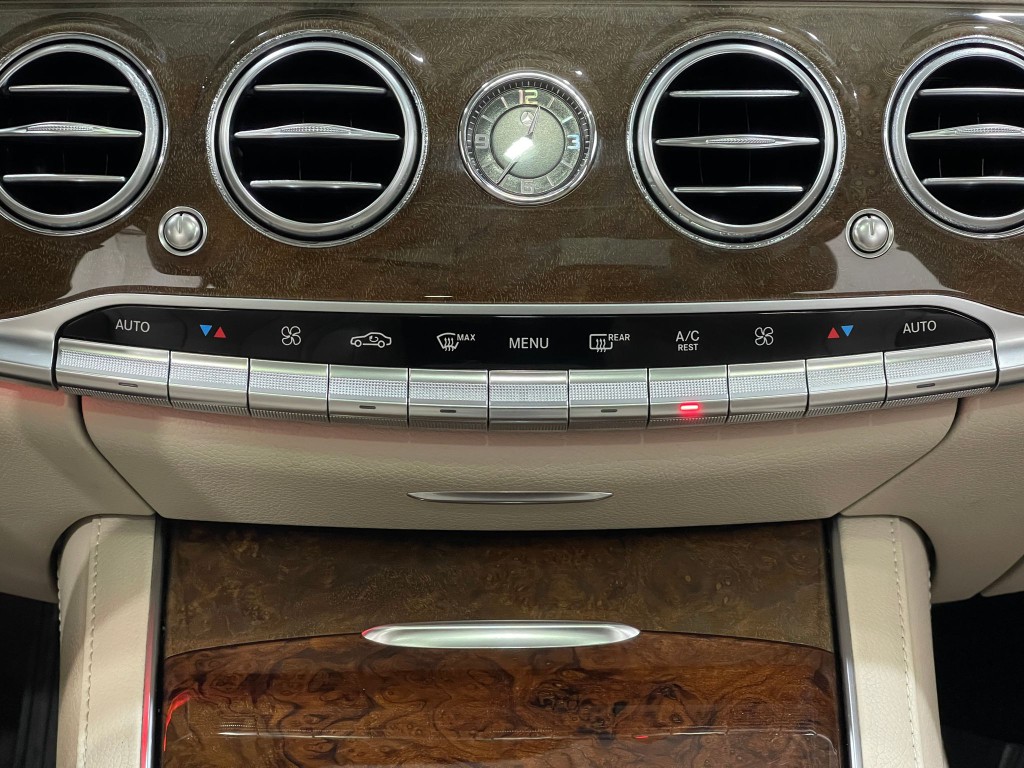 2015 Mercedes-Benz S-Class Image 25