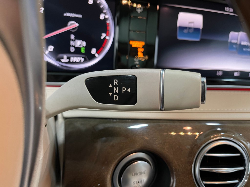2015 Mercedes-Benz S-Class Image 30