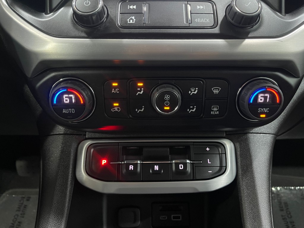 2023 GMC Acadia Image 24