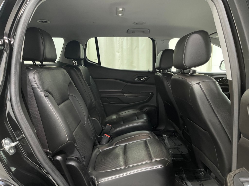 2023 GMC Acadia Image 32