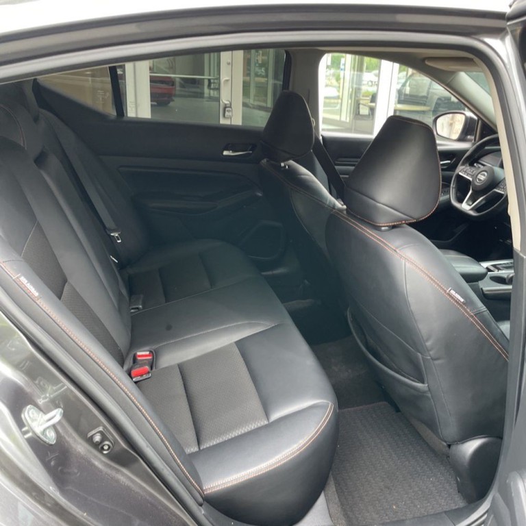 2022 Nissan Altima Image 10
