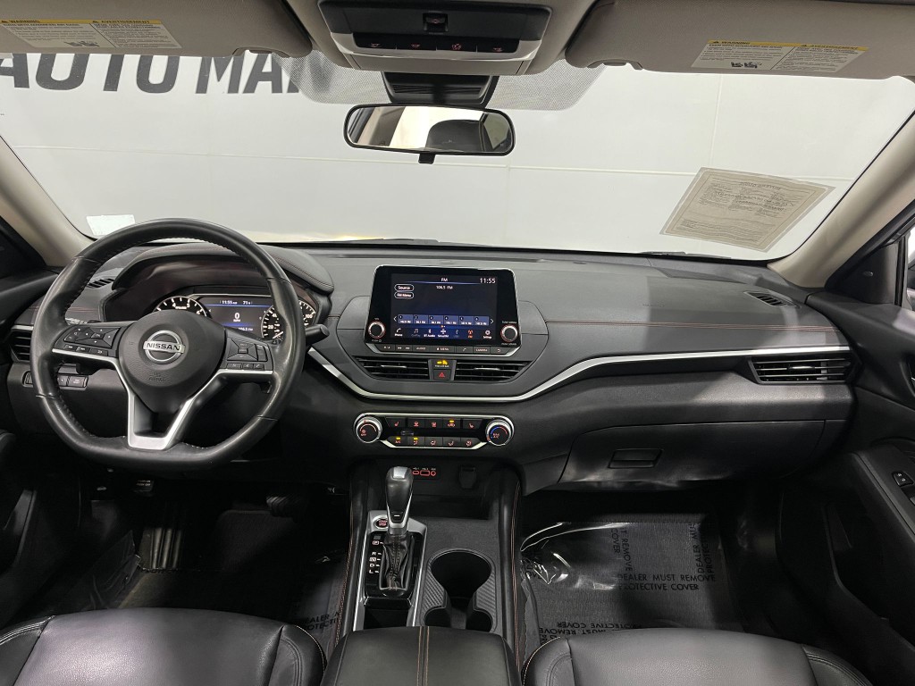 2022 Nissan Altima Image 17