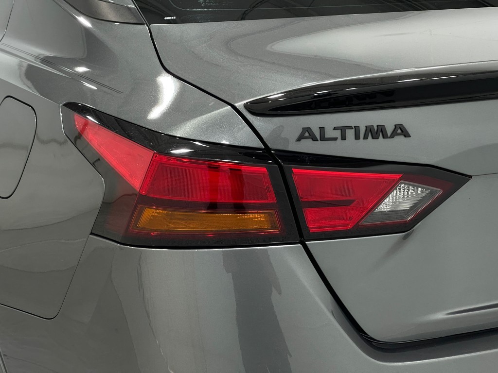 2022 Nissan Altima Image 32