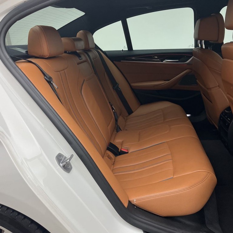 2018 BMW 5 Series Image 12