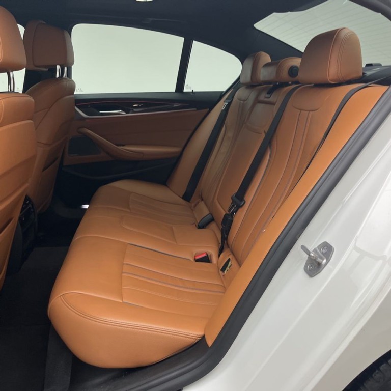 2018 BMW 5 Series Image 13