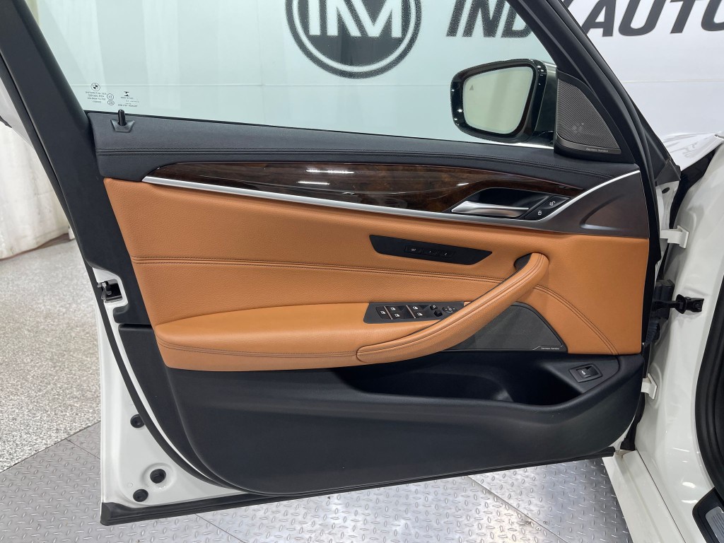 2018 BMW 5 Series Image 15