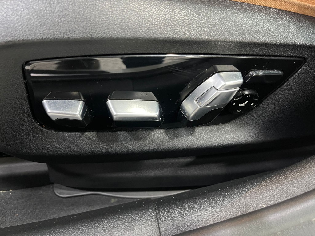 2018 BMW 5 Series Image 17