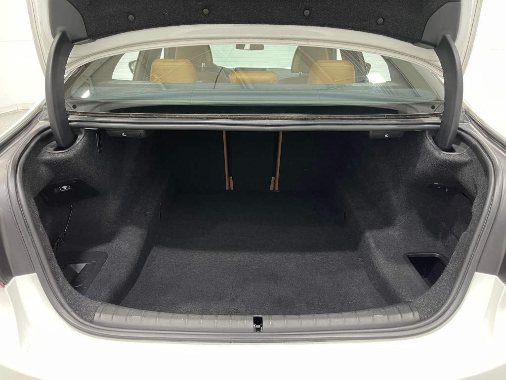2018 BMW 5 Series Image 26