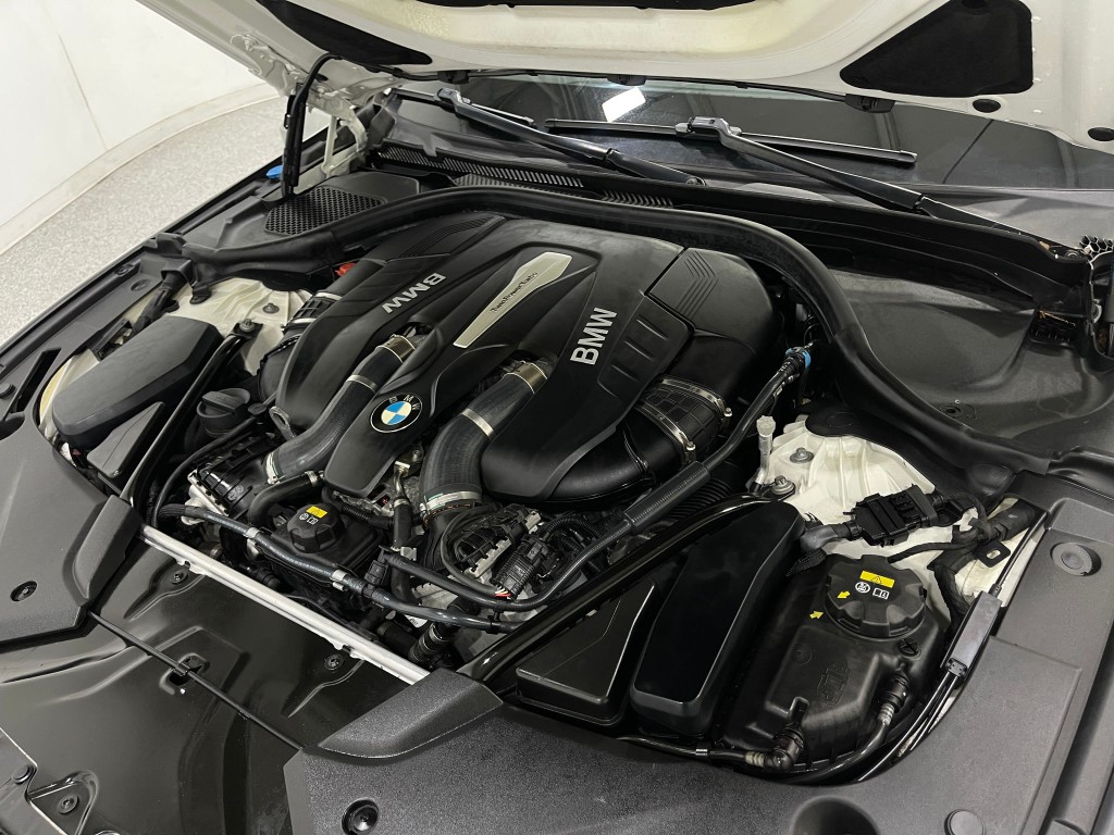 2018 BMW 5 Series Image 28