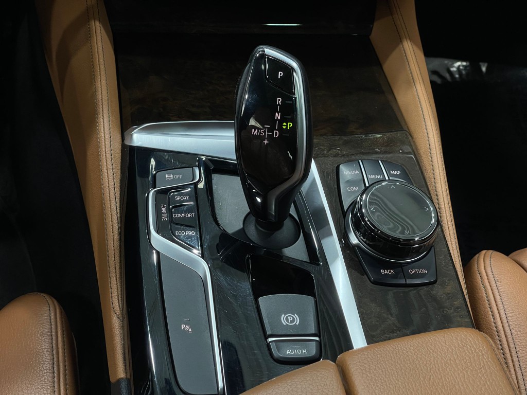 2018 BMW 5 Series Image 29
