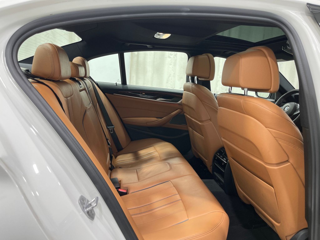 2018 BMW 5 Series Image 31