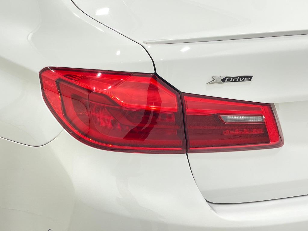2018 BMW 5 Series Image 34
