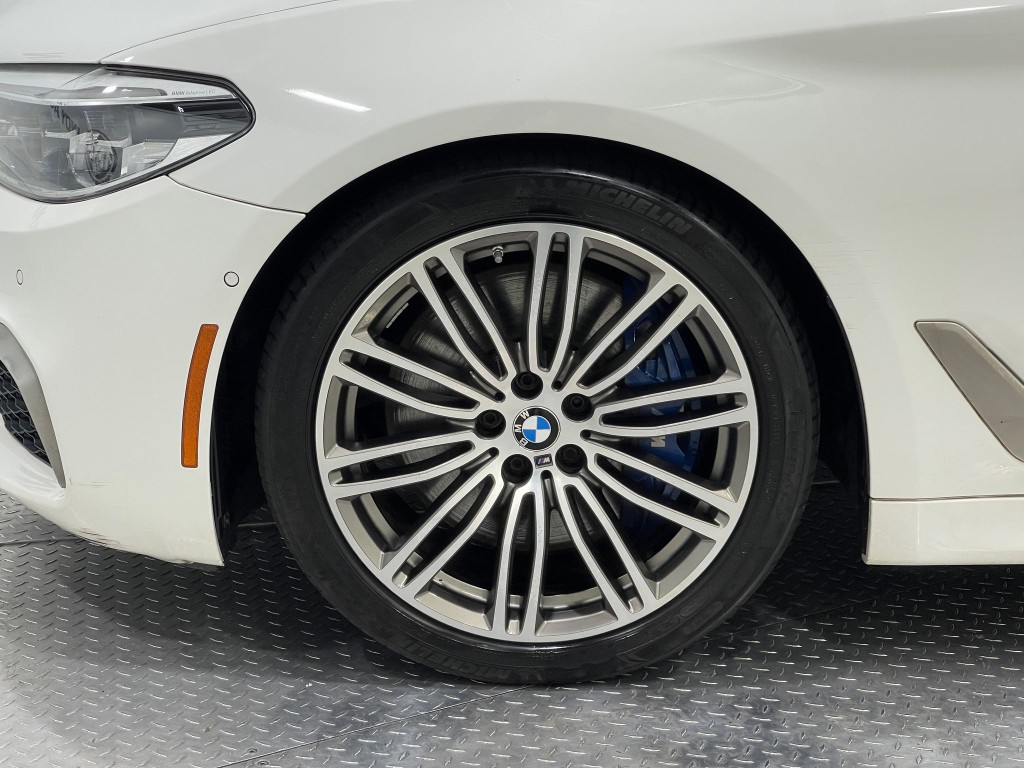 2018 BMW 5 Series Image 35