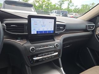 2020 Ford Explorer Image 8