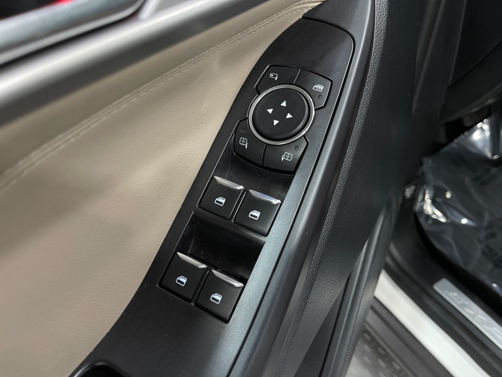 2020 Ford Explorer Image 16