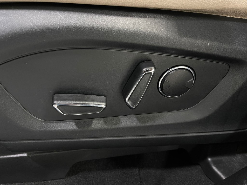 2020 Ford Explorer Image 17