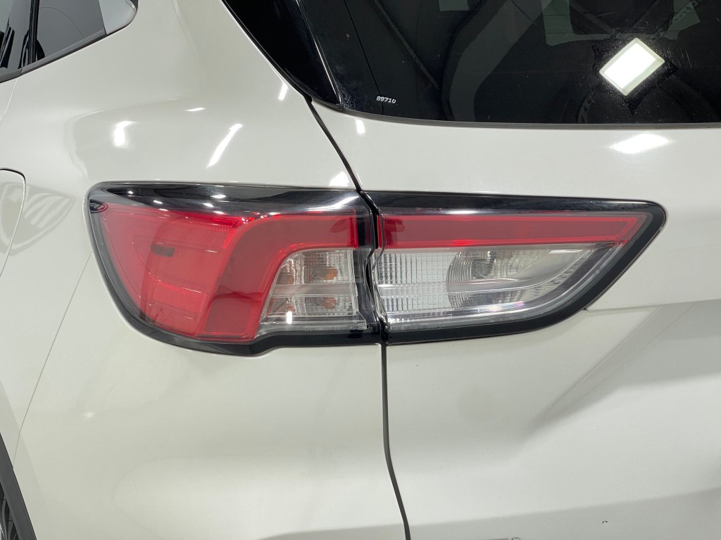 2020 Ford Escape Image 35