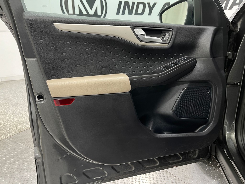 2020 Ford Escape Image 15