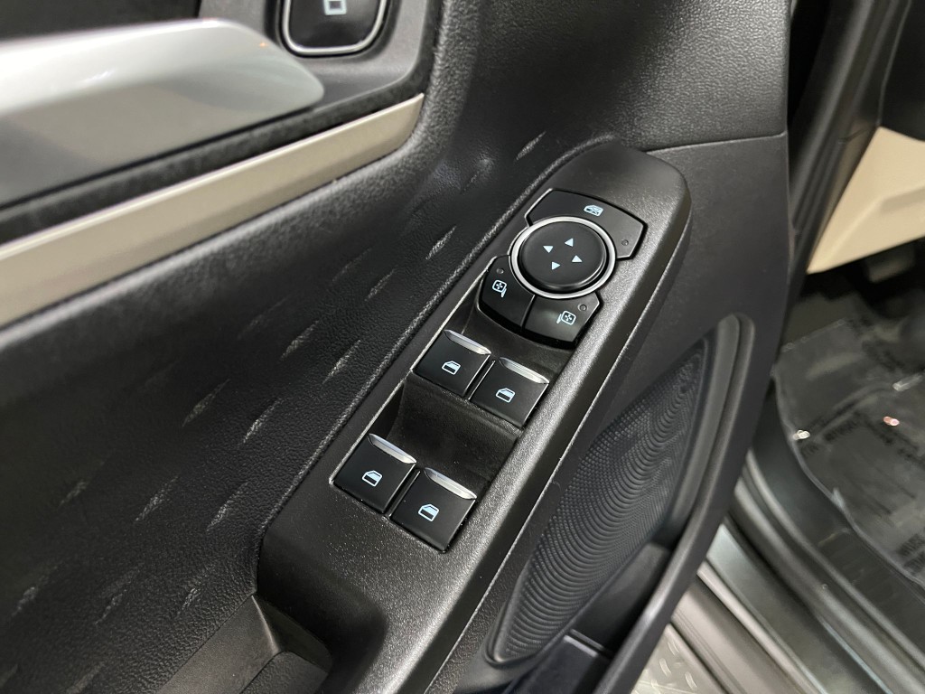 2020 Ford Escape Image 16