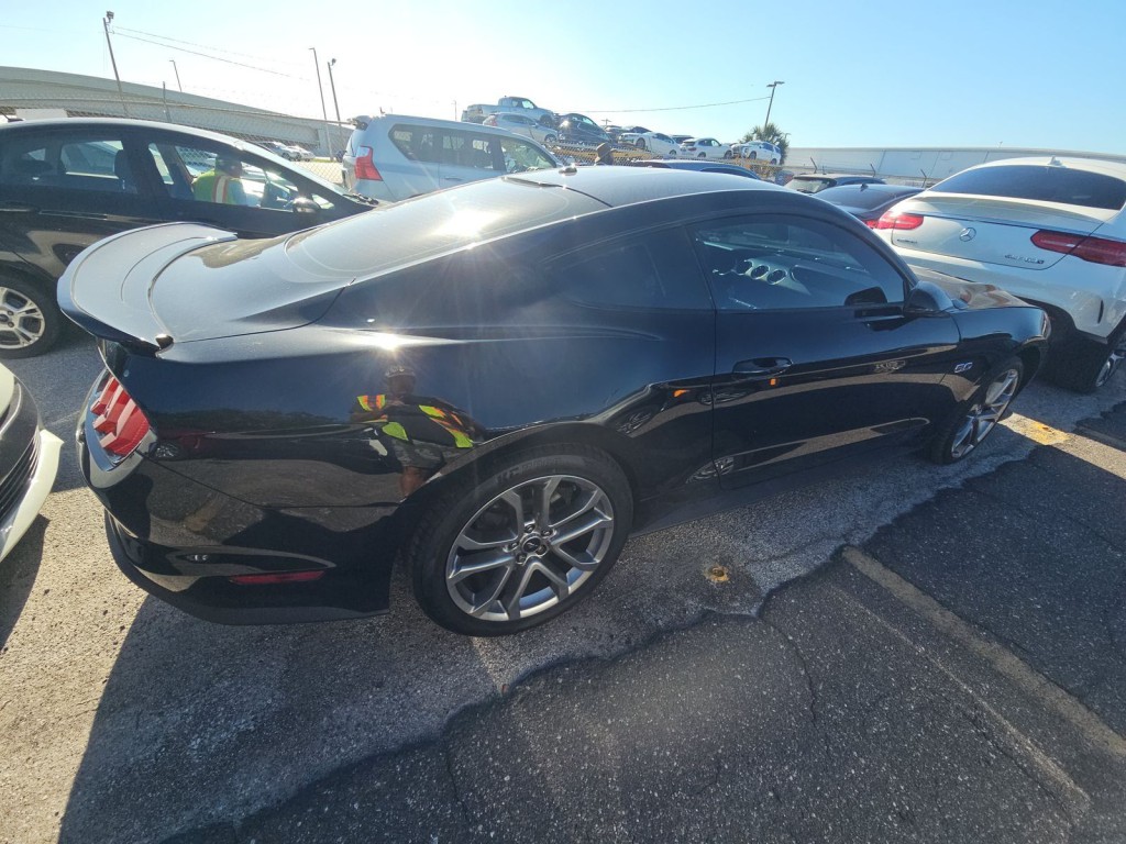 2019 Ford Mustang Image 4