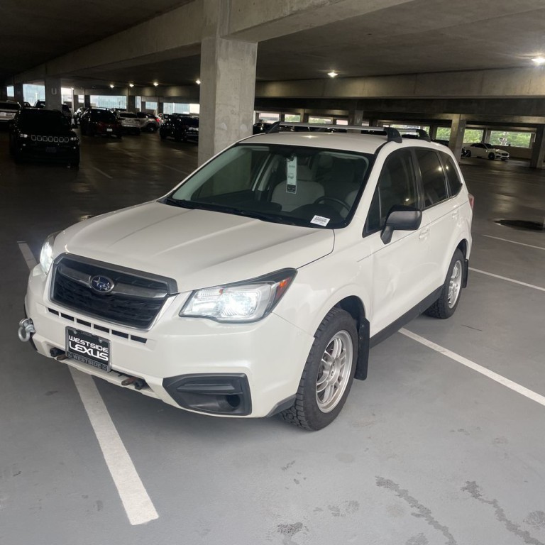 2018 Subaru Forester Image 2