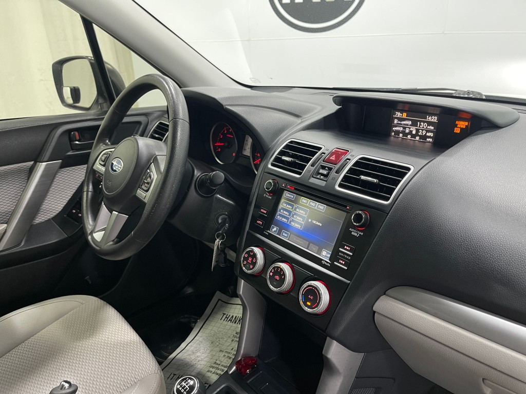 2018 Subaru Forester Image 17