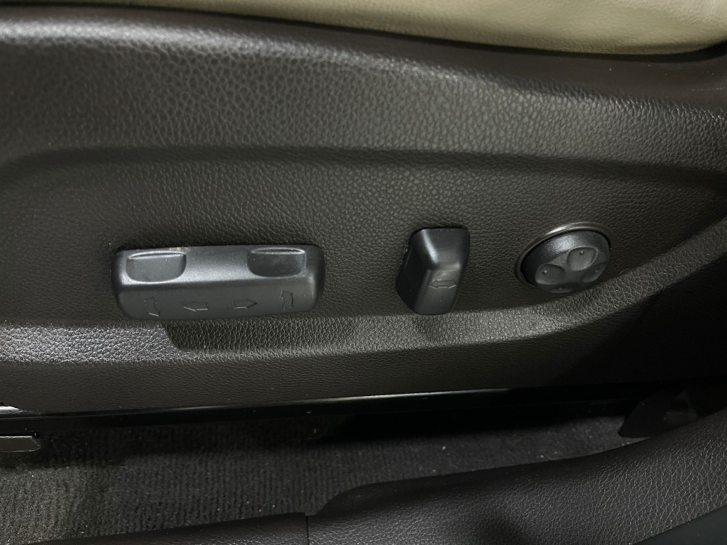2018 Hyundai Santa Fe Image 17