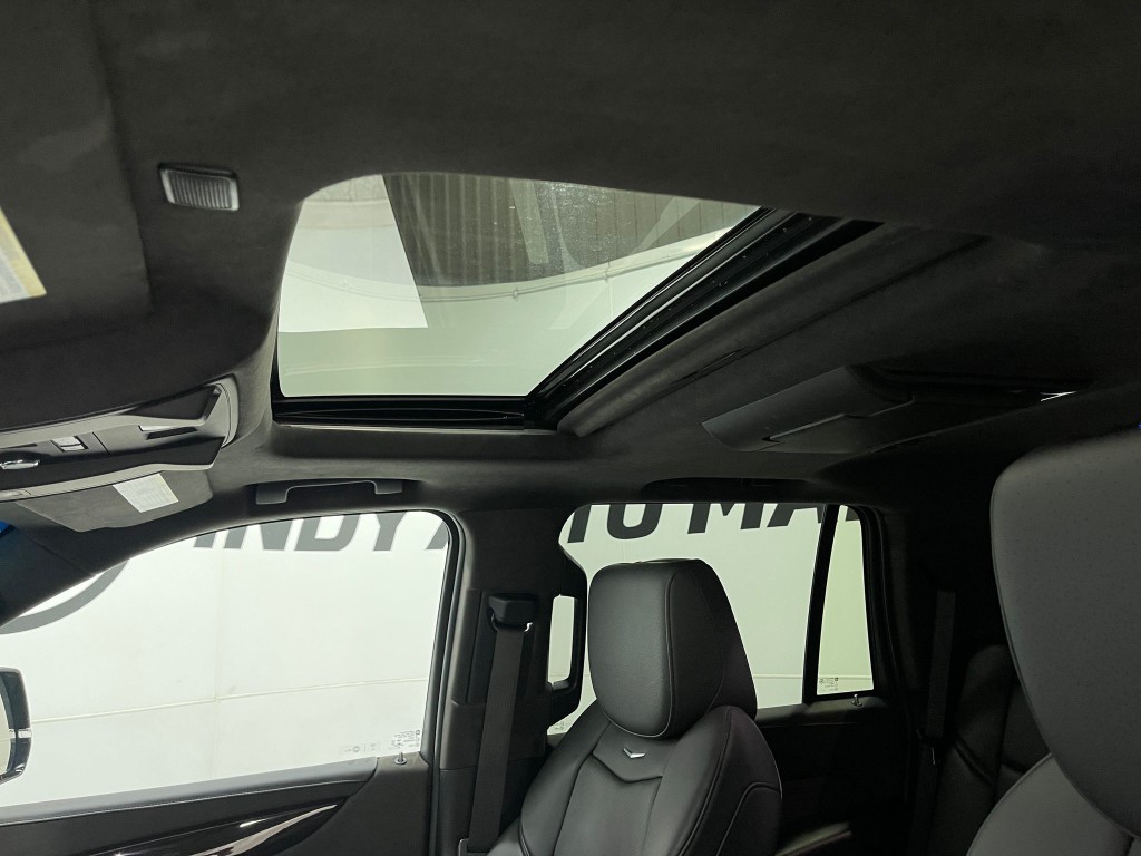 2018 Cadillac Escalade Image 13